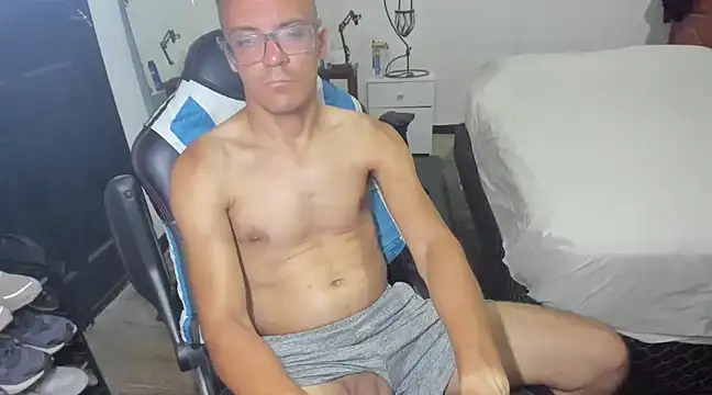 guachin hunk online show from February 16, 2025, 4:53 am