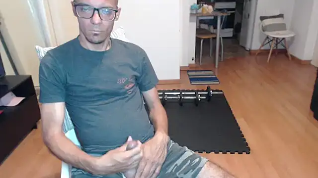 guachin hunk online show from October 16, 2025, 3:51 am