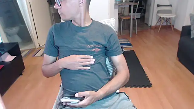 guachin hunk online show from November 8, 2025, 11:14 pm