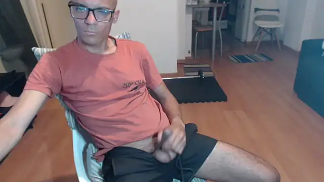 guachin hunk online show from December 1, 2025, 1:10 am