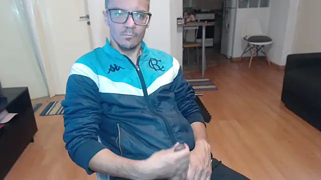Snapshot of guachin_hunk chatting on June 5, 2026, 3:24 am guachin hunk online show from June 5, 2026, 3:24 am