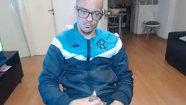Snapshot of guachin_hunk chatting on June 10, 2026, 3:39 am guachin hunk online show from June 10, 2026, 3:39 am