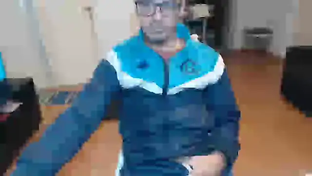 Snapshot of guachin_hunk chatting on June 15, 2026, 9:50 pm guachin hunk online show from June 15, 2026, 9:50 pm