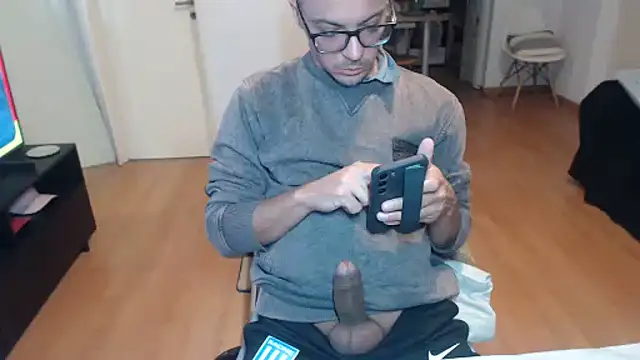 Snapshot of guachin_hunk chatting on July 9, 2026, 10:14 pm guachin hunk online show from July 9, 2026, 10:14 pm