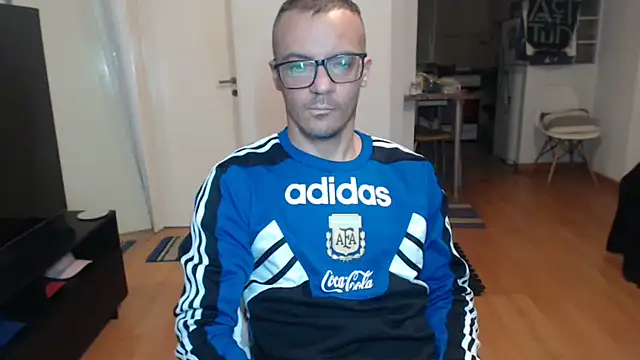 Snapshot of guachin_hunk chatting on July 18, 2026, 11:30 pm guachin hunk online show from July 18, 2026, 11:30 pm