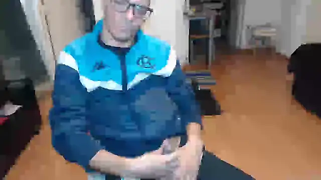 Snapshot of guachin_hunk chatting on August 3, 2026, 3:49 am guachin hunk online show from August 3, 2026, 3:49 am