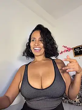 ThaliaGomex online show from July 28, 2026, 9:25 pm