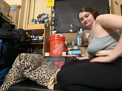 Snapshot of Snowbunnycake_131 chatting on May 3, 2026, 8:26 pm Snowbunnycake 131 online show from May 3, 2026, 8:26 pm