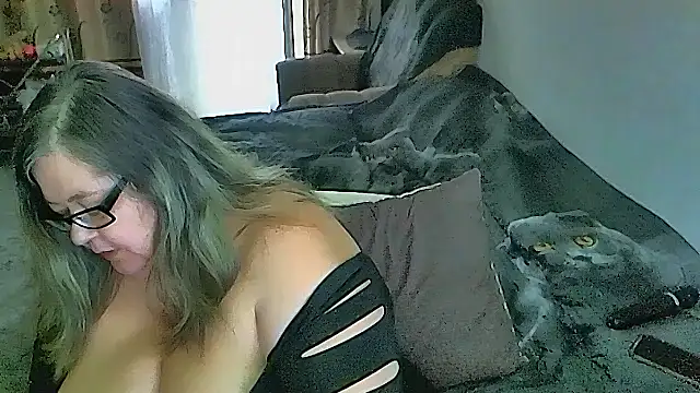 Snapshot of sex2 chatting on April 28, 2026, 2:27 am sex2 online show from April 28, 2026, 2:27 am