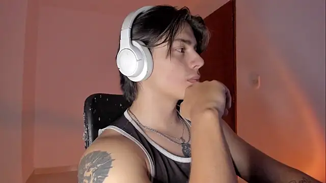 Giordano Russo online show from December 15, 2025, 2:49 am