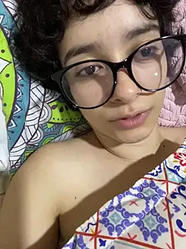 Snapshot of _Lunnaa_ chatting on March 9, 2026, 3:32 am Lunnaa online show from March 9, 2026, 3:32 am