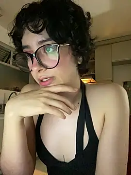 Snapshot of _Lunnaa_ chatting on March 15, 2026, 12:16 am Lunnaa online show from March 15, 2026, 12:16 am