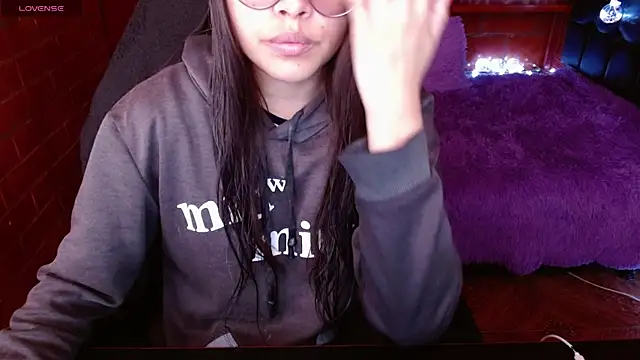 MidoriQuiinn online show from April 9, 2026, 2:44 pm