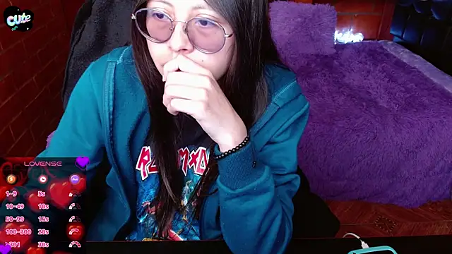 MidoriQuiinn online show from June 12, 2026, 6:29 pm