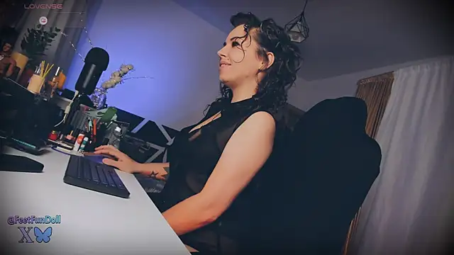 LisaDove online show from December 20, 2024, 1:03 am