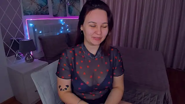 EsterLogan online show from January 7, 2025, 8:24 am