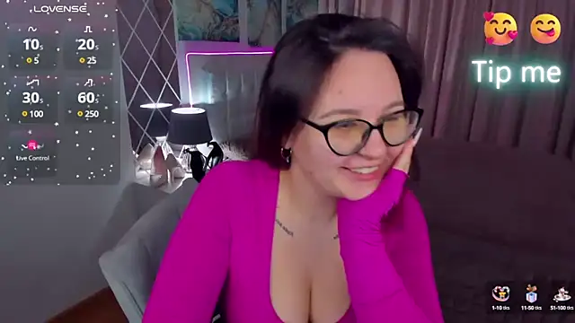 EsterLogan online show from January 31, 2025, 8:54 am