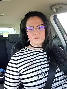 x  KHALEESI  x online show from April 5, 2026, 7:49 am