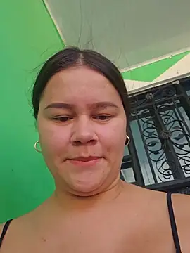 Snapshot of sweet_lucia chatting on August 2, 2026, 2:15 pm sweet lucia online show from August 2, 2026, 2:15 pm