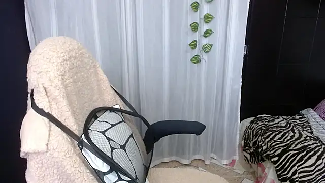 Sonialorens  online show from January 16, 2025, 3:46 pm