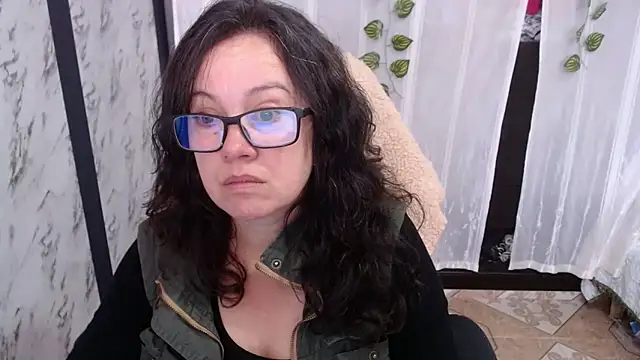 Sonialorens  online show from March 5, 2025, 3:51 pm