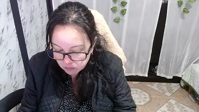 Sonialorens  online show from March 11, 2025, 12:28 pm