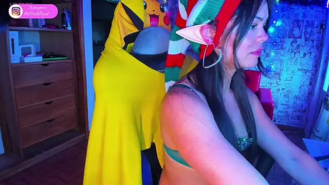 Snapshot of Meli_Pixel chatting on December 18, 2025, 8:26 pm Meli Pixel online show from December 18, 2025, 8:26 pm