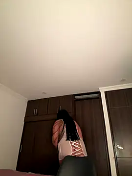 Snapshot of IamSashaLuv chatting on December 8, 2024, 12:18 am IamSashaLuv online show from December 8, 2024, 12:18 am