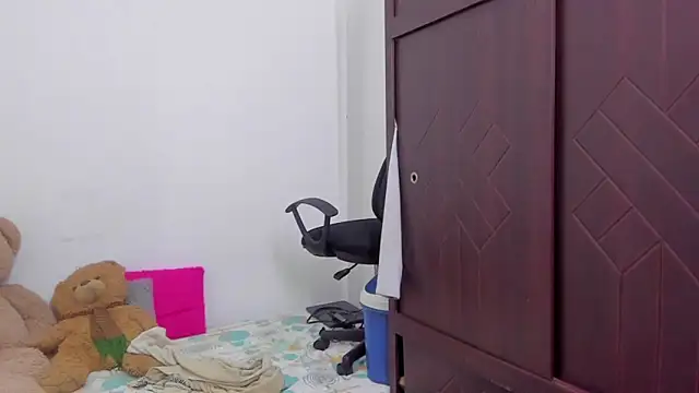 Snapshot of Emma_lean chatting on October 28, 2025, 11:58 am Emma lean online show from October 28, 2025, 11:58 am