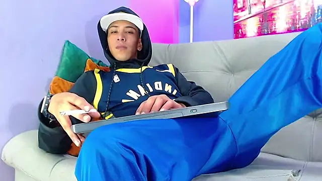 Robert Kingg online show from February 6, 2025, 9:53 am