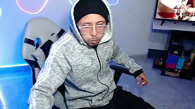 Snapshot of sebastian_horny chatting on September 11, 2025, 8:25 am sebastian horny online show from September 11, 2025, 8:25 am