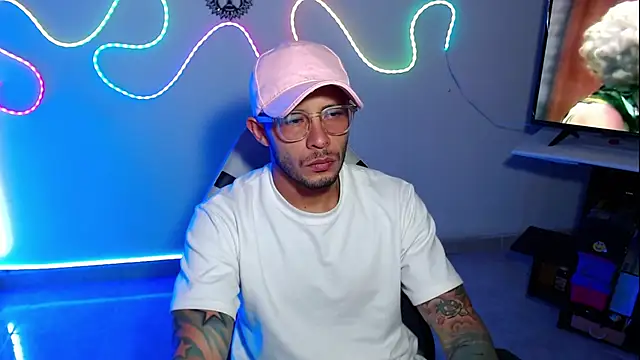 Snapshot of sebastian_horny chatting on September 13, 2025, 10:37 am sebastian horny online show from September 13, 2025, 10:37 am