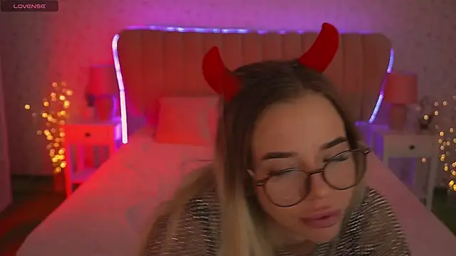 Snapshot of Sexy_Ira chatting on February 9, 2025, 10:09 am Sexy Ira online show from February 9, 2025, 10:09 am