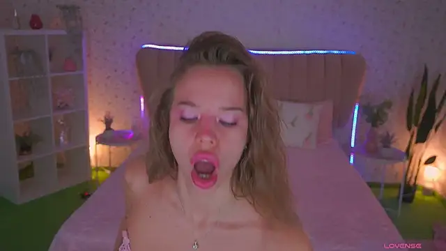 Sexy Ira online show from April 12, 2026, 6:51 am