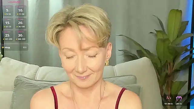 Snapshot of AkexandraFix chatting on May 15, 2026, 2:02 pm AkexandraFix online show from May 15, 2026, 2:02 pm