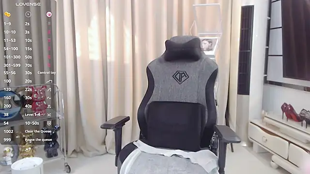 Judy0523 online show from January 17, 2025, 8:13 am