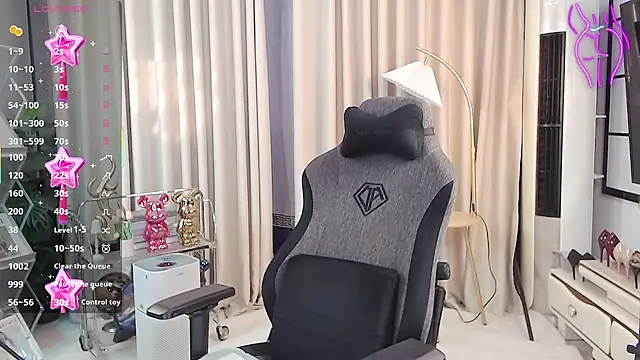 Judy0523 online show from October 18, 2025, 2:58 am