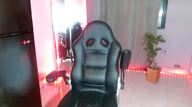 Snapshot of Ariana_girlhots chatting on February 23, 2025, 5:45 am Ariana girlhots online show from February 23, 2025, 5:45 am