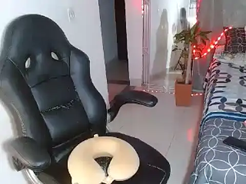 Snapshot of Ariana_girlhots chatting on March 13, 2025, 3:11 am Ariana girlhots online show from March 13, 2025, 3:11 am