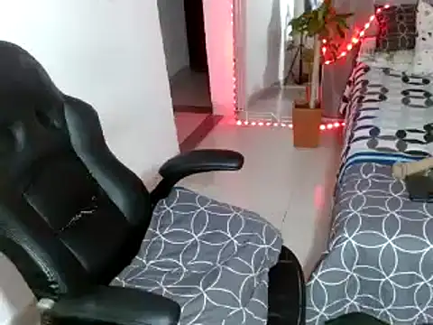 Snapshot of Ariana_girlhots chatting on March 13, 2025, 7:31 am Ariana girlhots online show from March 13, 2025, 7:31 am