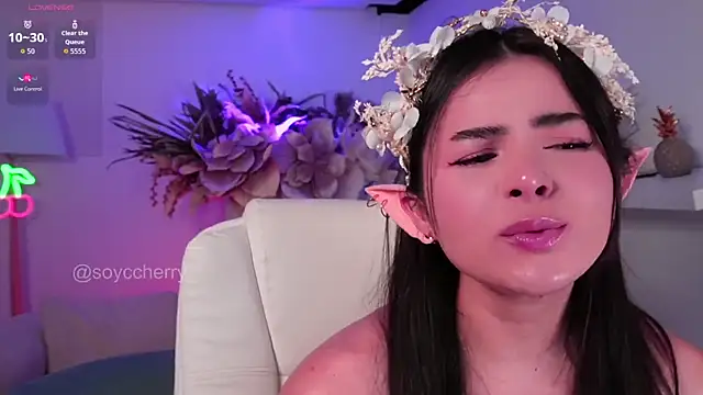 soyccherry  online show from April 6, 2026, 8:32 pm