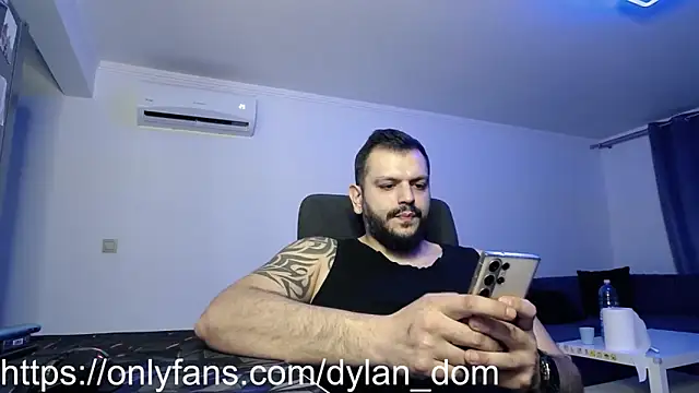 Snapshot of dyllan_dom_ chatting on March 12, 2026, 11:11 pm dyllan dom online show from March 12, 2026, 11:11 pm