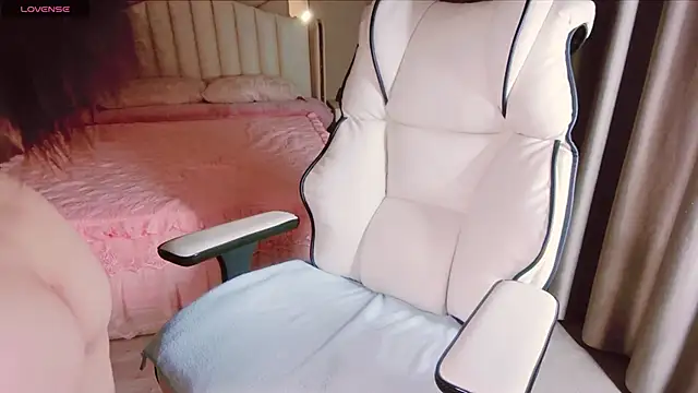 Girl  Funny online show from January 25, 2025, 4:13 pm