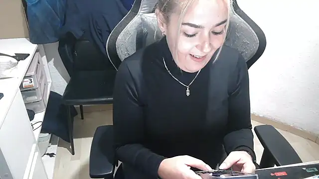 Snapshot of bekka__ chatting on November 15, 2025, 9:54 pm bekka online show from November 15, 2025, 9:54 pm