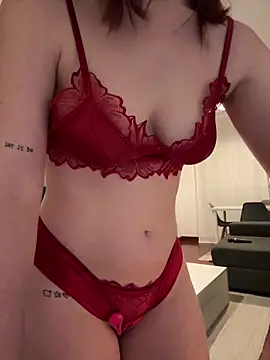 Snapshot of redheaddoll22 chatting on January 14, 2025, 8:31 am redheaddoll22 online show from January 14, 2025, 8:31 am