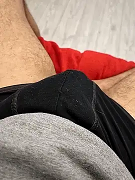 Snapshot of QuietBoy chatting on April 1, 2026, 10:27 am QuietBoy online show from April 1, 2026, 10:27 am