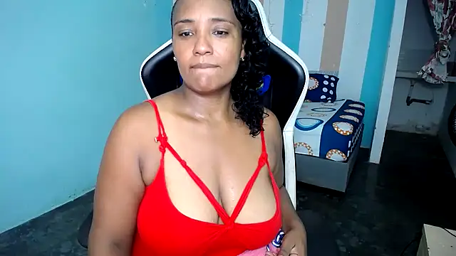 marysol83 online show from November 9, 2025, 6:06 pm