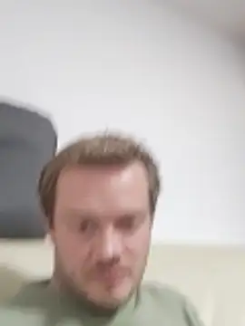 Mia-Sweet2002 online show from April 9, 2026, 6:35 pm