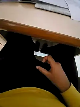 vansh1802 online show from January 6, 2025, 1:08 pm