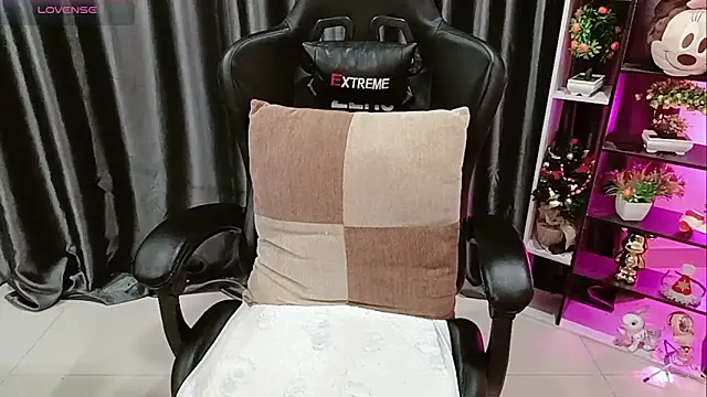 Yuki-yio online show from February 28, 2026, 10:55 pm